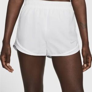Nike size extra large  women’s tempo running shorts